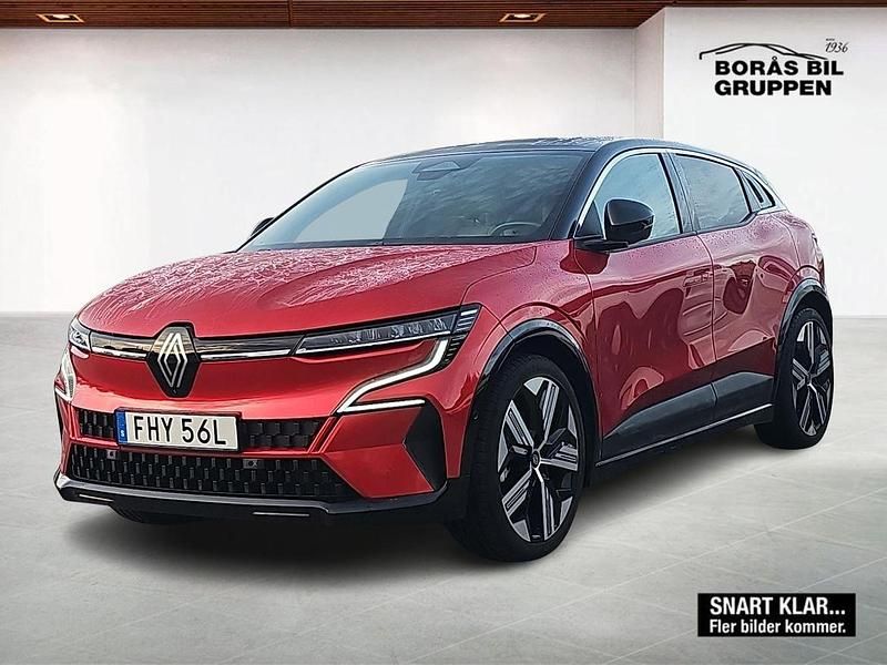 Röd Begagnad 2023 Renault Mégane Iconic Halvkombi | 315 000 kr (Marknadspris) - Bild 1/1