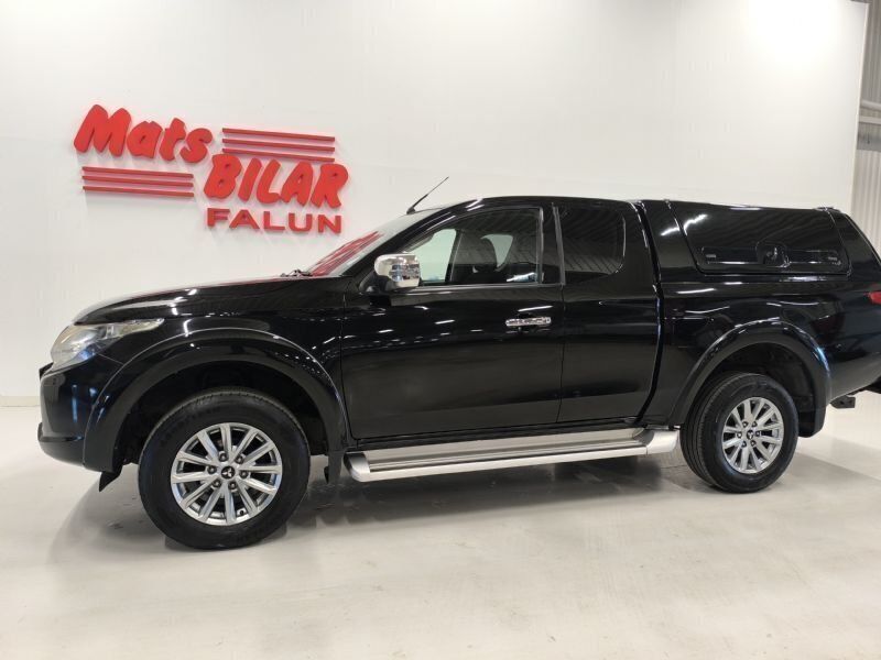 Svart Begagnad 2017 Mitsubishi L200 Pickup | 259 900 kr (Marknadspris) - Bild 1/4