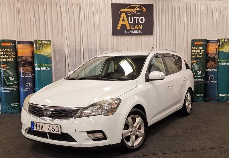 Vit Begagnad 2010 Kia Ceed Sportswagon 4 Kombi | 39 900 kr (Marknadspris) - Bild 1/4