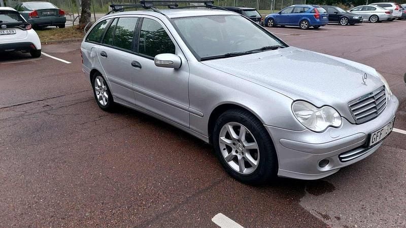 Silver Begagnad 2007 Mercedes C220 Kombi | 55 000 kr (Marknadspris) - Bild 1/3