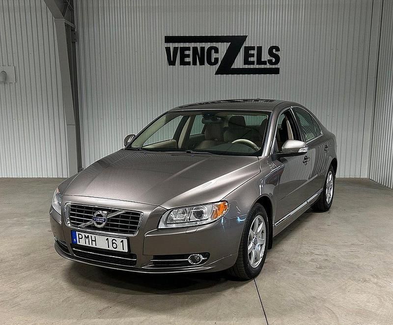 Grå Begagnad 2010 Volvo S80 Momentum Sedan | 99 000 kr (Marknadspris) - Bild 1/4