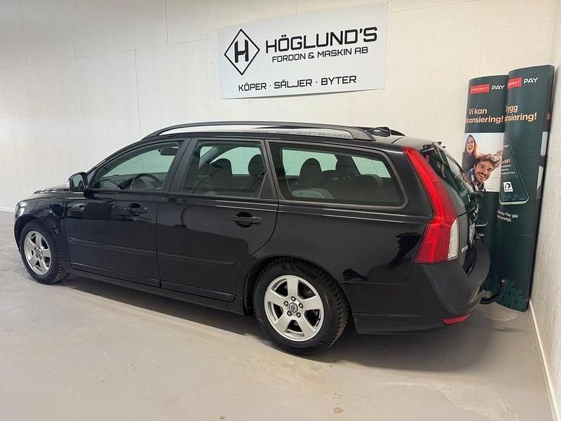 Begagnad Volvo V50 Momentum 109 HK (80 kW) 2010 Svart Kombi