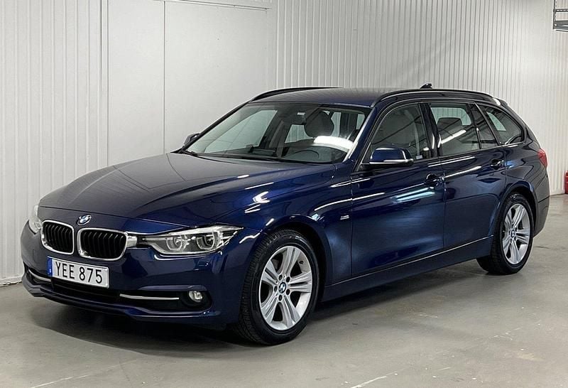 Blå Begagnad 2016 BMW 318 Sport Line Kombi | 134 900 kr (Bra pris) - Bild 1/4