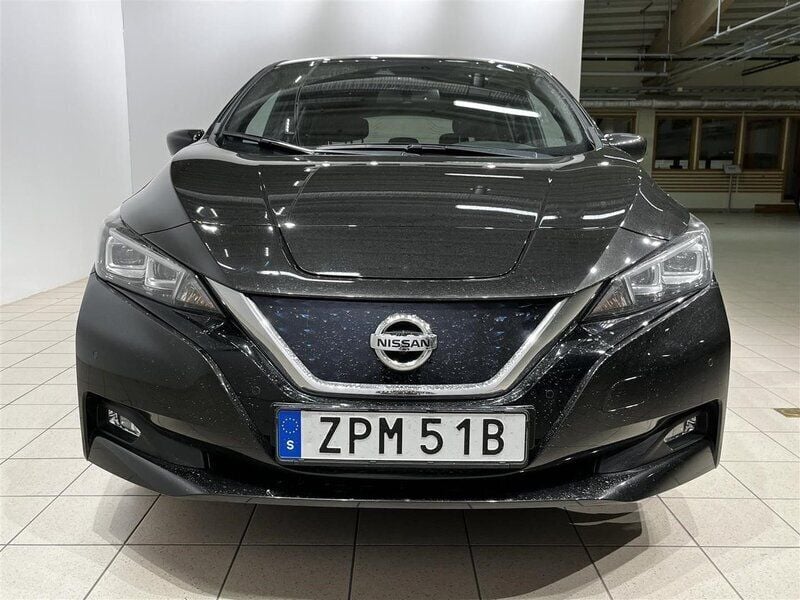 Svart Begagnad 2021 Nissan Leaf N-Connecta Halvkombi | 174 900 kr (Superpris) - Bild 1/4