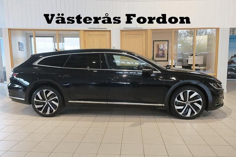 Svart Begagnad 2022 VW Arteon R-line Kombi | 299 900 kr (Marknadspris) - Bild 1/4