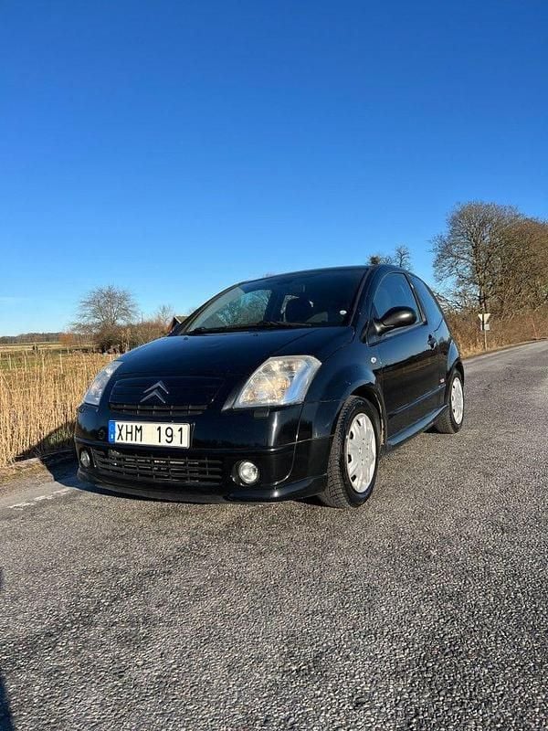 Svart Begagnad 2006 Citroën C2 Halvkombi | 34 500 kr - Bild 1/4