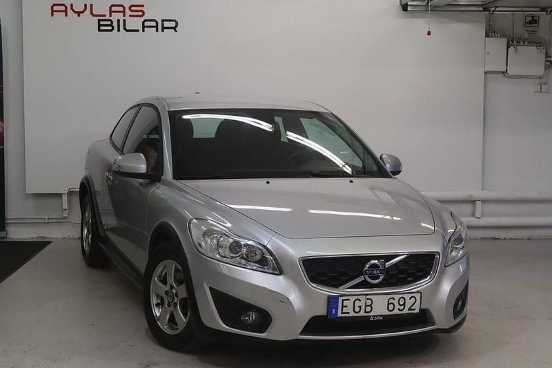 Grå Begagnad 2011 Volvo C30 Momentum Halvkombi | 49 900 kr (Bra pris) - Bild 1/4