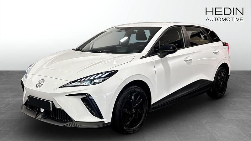 Vit (white) Begagnad 2023 MG MG4 EV Halvkombi | 239 900 kr (Bra pris) - Bild 1/4