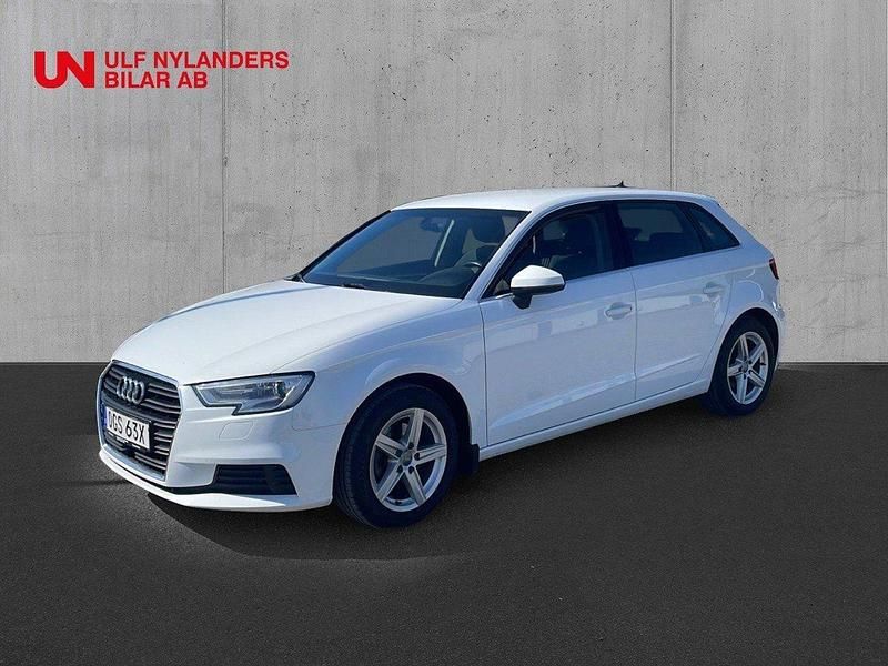 Vit Begagnad 2019 Audi A3 Sportback Proline Halvkombi | 164 900 kr (Marknadspris) - Bild 1/4