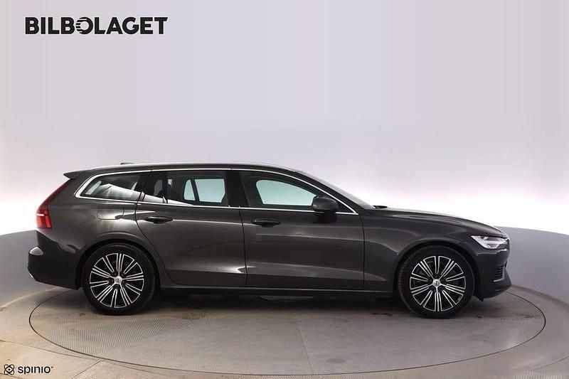 Begagnad Volvo V60 350 HK (257 kW) 2022 Kombi
