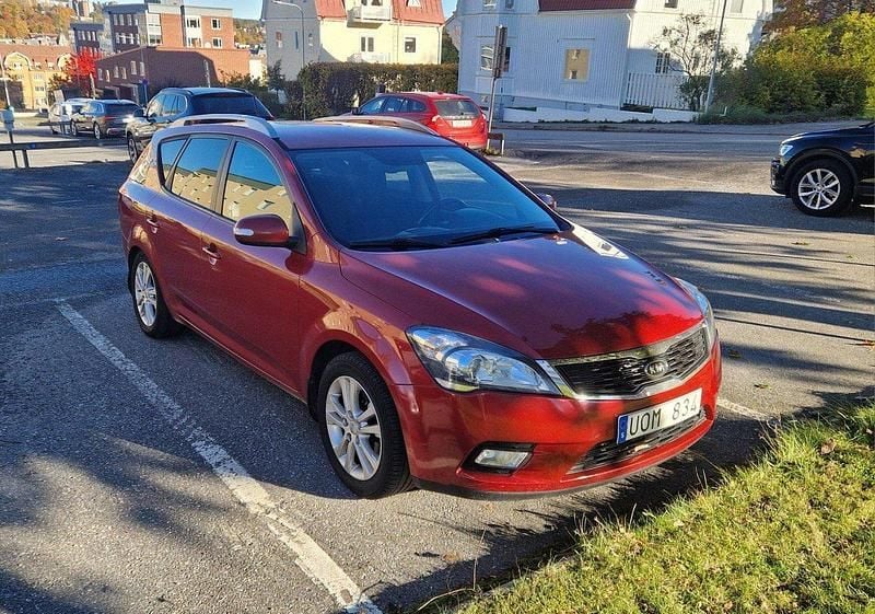 Röd Begagnad 2011 Kia Ceed Sportswagon Kombi | 44 000 kr (Bra pris) - Bild 1/4