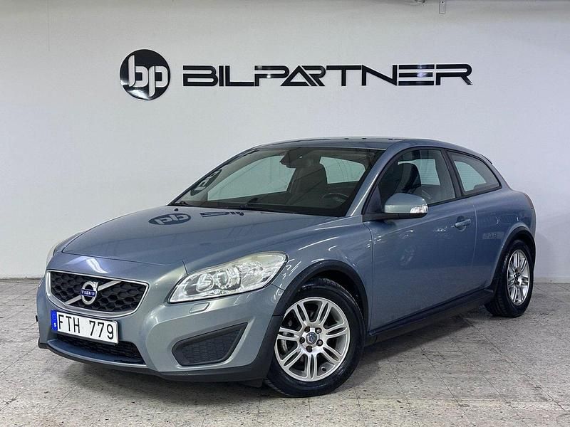 Ljusblå Begagnad 2010 Volvo C30 Halvkombi | 42 900 kr (Marknadspris) - Bild 1/4