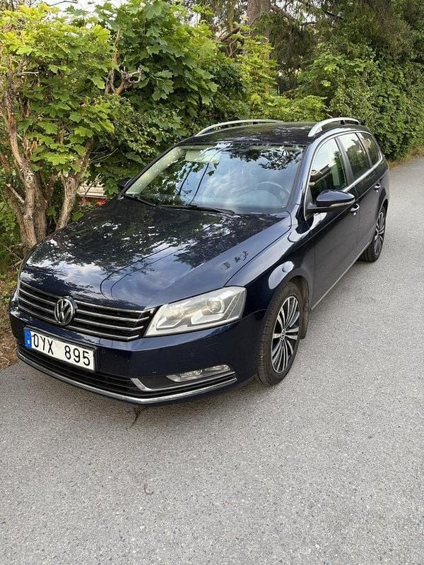 Blå Begagnad 2012 VW Passat GT Kombi | 69 000 kr (Bra pris) - Bild 1/4