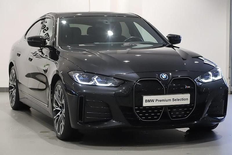 Begagnad BMW i4 Shadowline 442 kW (601 HK) 2023 Svart Sedan