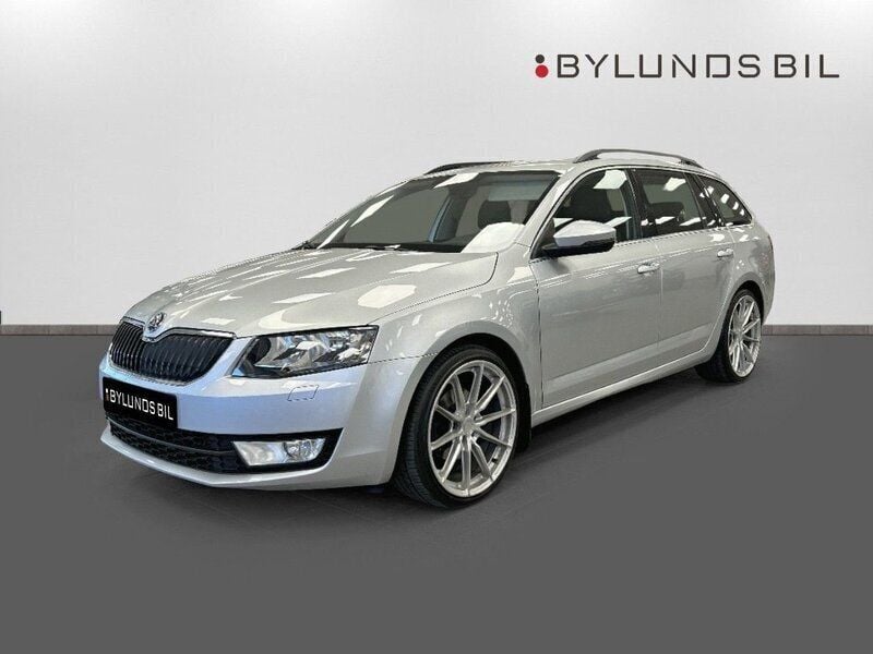 Silver Begagnad 2016 Skoda Octavia GreenLine Kombi | 139 000 kr (Dyr) - Bild 1/4