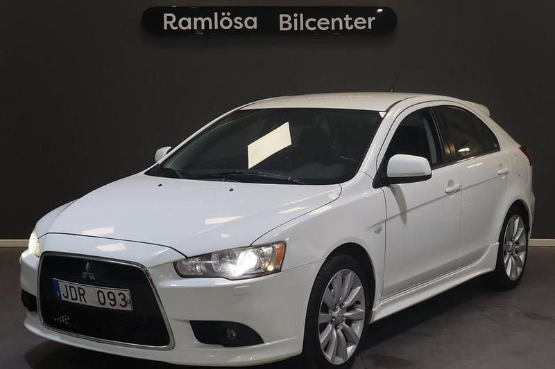 Begagnad Mitsubishi Lancer Sportback Inform 143 HK (105 kW) 2008 Vit Halvkombi