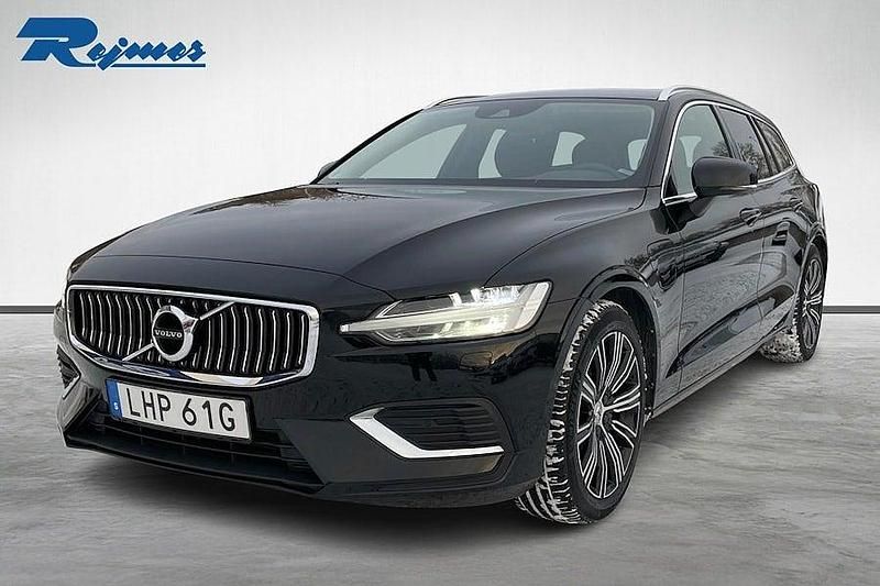 Begagnad Volvo V60 Inscription 253 HK (186 kW) 2021 Svart Kombi