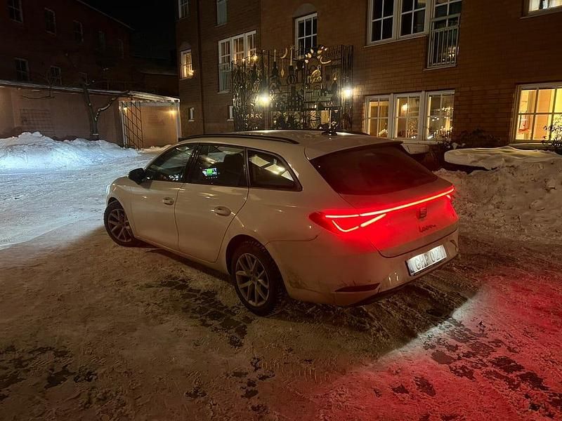 Begagnad Seat Leon 4Drive 150 HK (110 kW) 2022