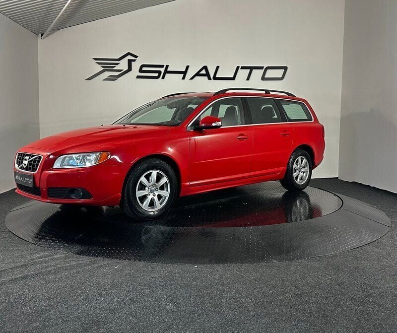 Röd Begagnad 2011 Volvo V70 Momentum Kombi | 114 900 kr (Marknadspris) - Bild 1/4