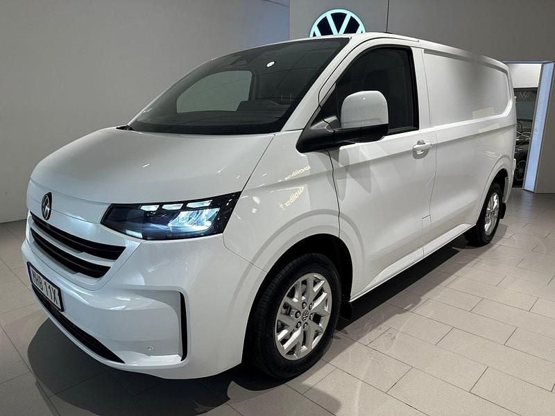 Vit Ny 2025 VW T6.1 Van | 623 250 kr (Marknadspris) - Bild 1/4