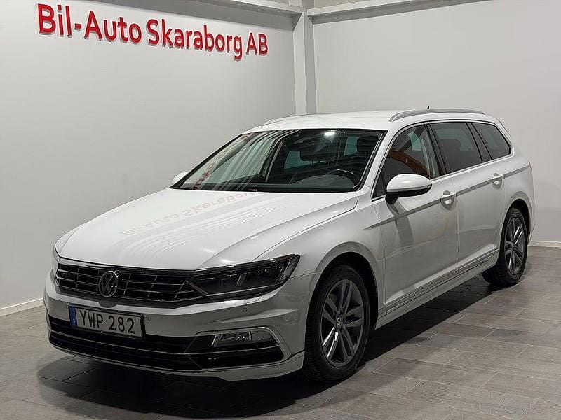Vit Begagnad 2018 VW Passat GT Kombi | 179 500 kr (Marknadspris) - Bild 1/4