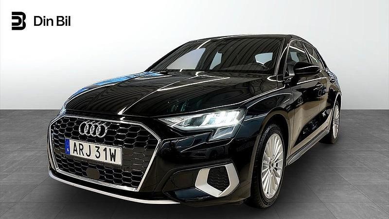 Svart Begagnad 2021 Audi A3 Sportback Advanced Plus Halvkombi | 244 000 kr (Marknadspris) - Bild 1/4