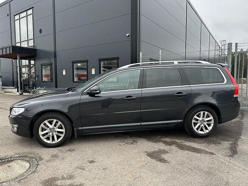 Grå Begagnad 2015 Volvo V70 Summum Kombi | 259 500 kr - Bild 1/4