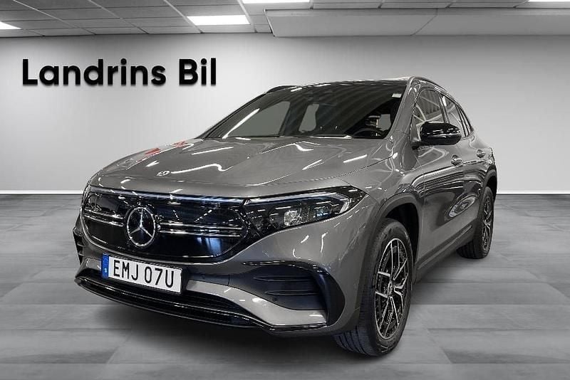 Mörkgrå Begagnad 2023 Mercedes EQA300 AMG SUV | 479 000 kr (Dyr) - Bild 1/4