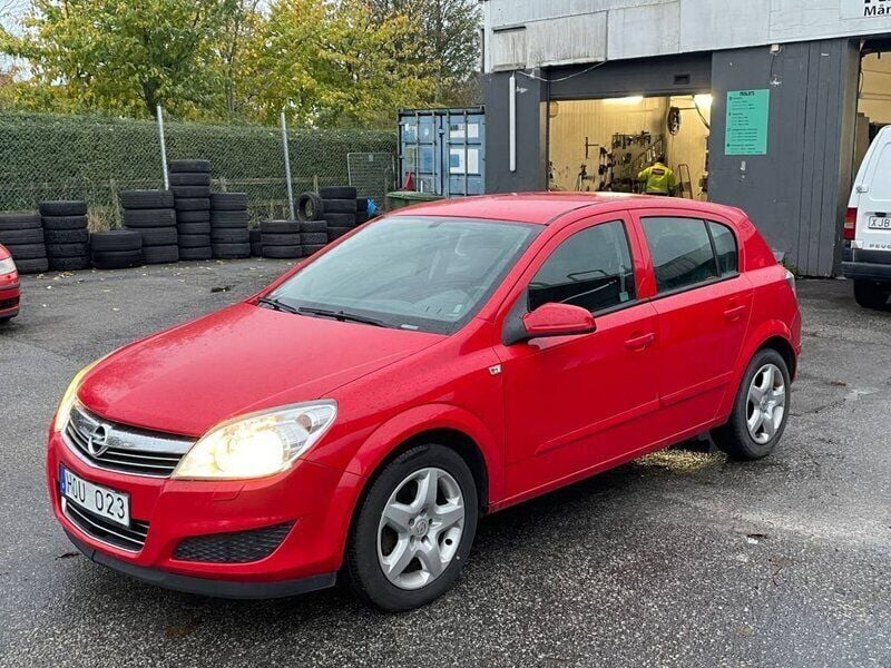 Röd Begagnad 2008 Opel Astra Halvkombi | 29 900 kr (Marknadspris) - Bild 1/4