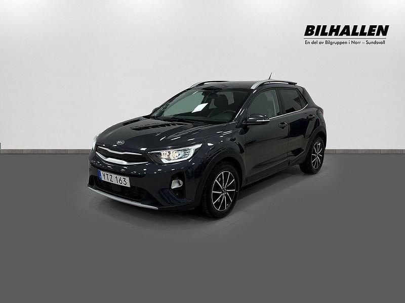 Grå Begagnad 2017 Kia Stonic SUV | 129 900 kr (Lite dyr) - Bild 1/4