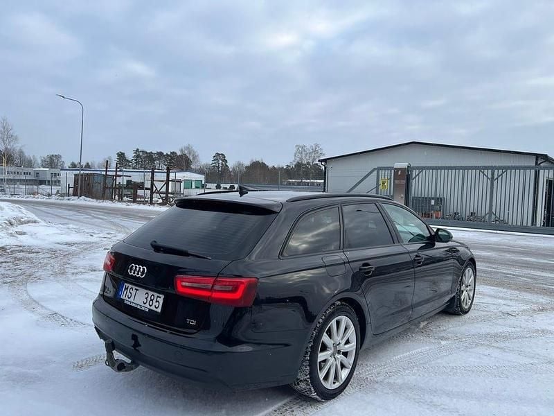 Begagnad Audi A6 177 HK (130 kW) 2012 Svart phantom black pearl effect Kombi