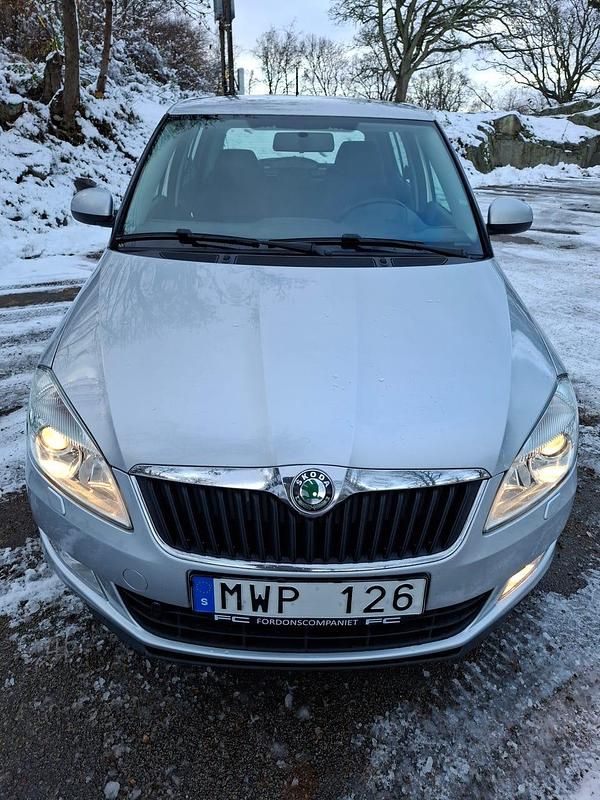 Begagnad 2012 Skoda Fabia Elegance Halvkombi | 59 500 kr (Marknadspris) - Bild 1/4