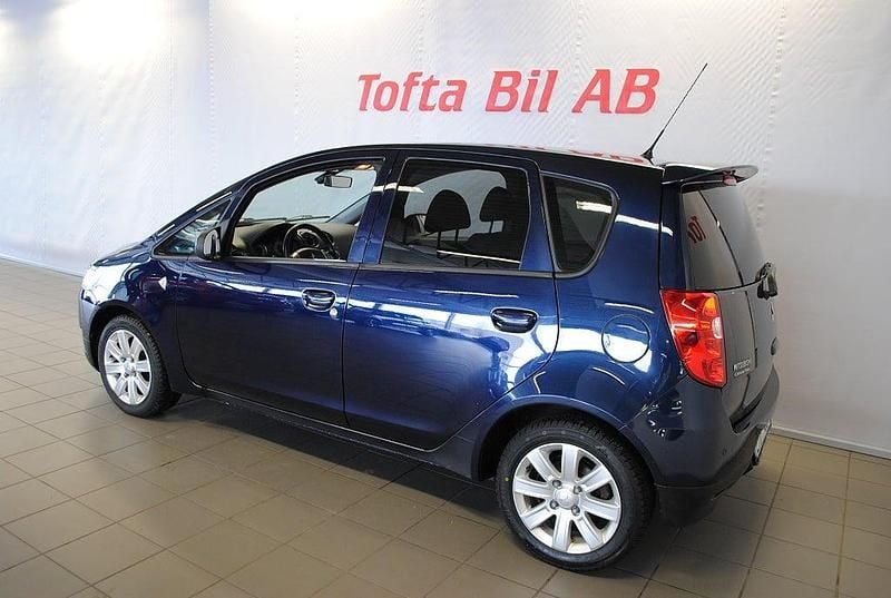 Begagnad Mitsubishi Colt 129 HK (94 kW) 2012 Blå Halvkombi