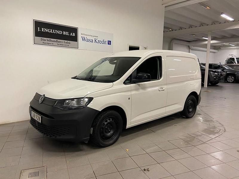 Vit Begagnad 2021 VW Caddy Minibuss | 179 900 kr (Lite dyr) - Bild 1/4