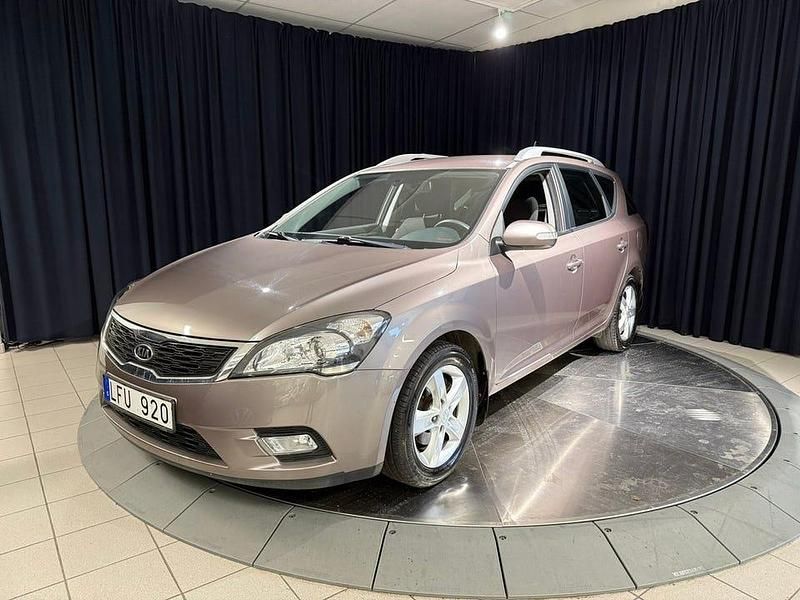 Grå metallic Begagnad 2011 Kia Ceed Sportswagon Kombi | 69 000 kr (Bra pris) - Bild 1/4
