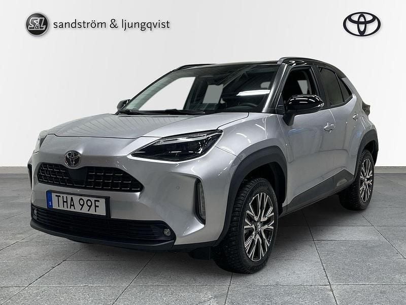 Silver Begagnad 2025 Toyota Yaris Cross Style SUV | 338 000 kr (Marknadspris) - Bild 1/4