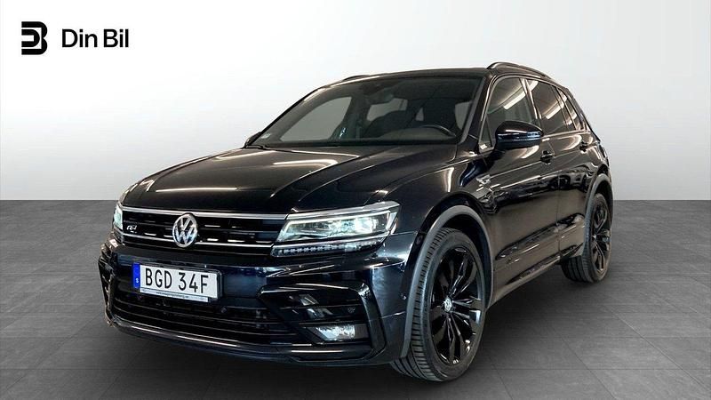 Svart Begagnad 2020 VW Tiguan R-line SUV | 319 900 kr (Marknadspris) - Bild 1/4