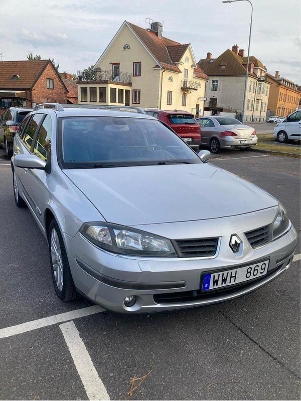 Grå Begagnad 2005 Renault Laguna GrandTour Kombi | 14 900 kr (Superpris) - Bild 1/4