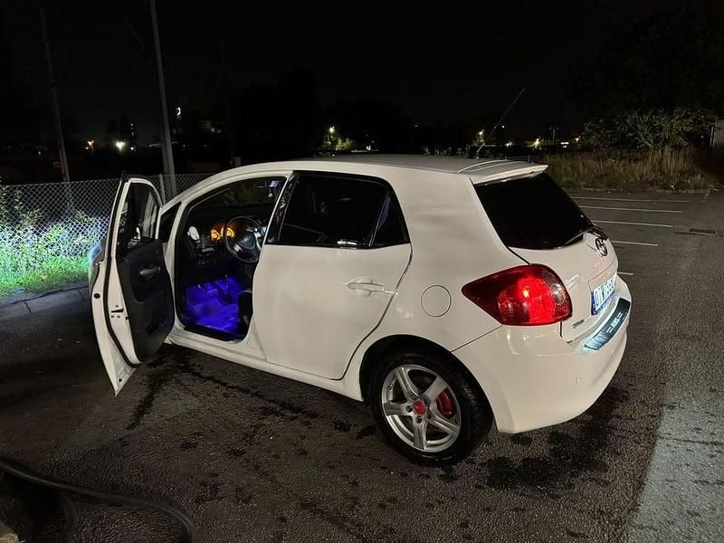 Begagnad Toyota Auris 90 HK (66 kW) 2009 Halvkombi