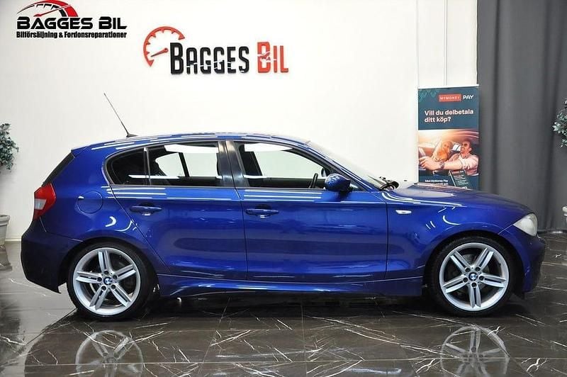 Blå Begagnad 2006 BMW 120 Advantage Halvkombi | 55 900 kr (Lite dyr) - Bild 1/4