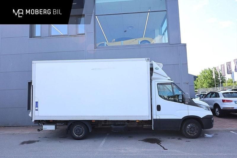 Vit Begagnad 2015 Iveco Daily Sedan | 159 900 kr - Bild 1/3