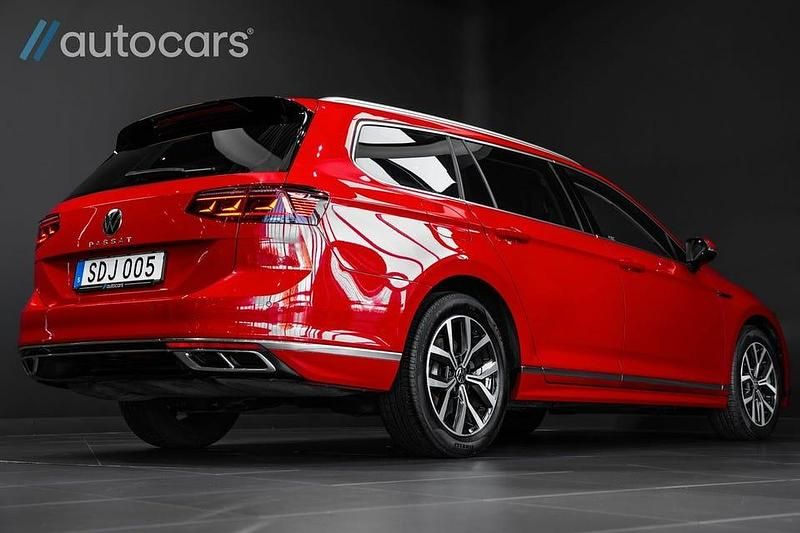 Begagnad VW Passat R-line 200 HK (147 kW) 2022 Röd Kombi