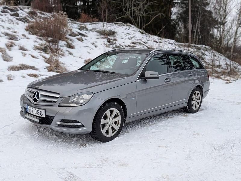 Begagnad Mercedes C180 156 HK (114 kW) 2012