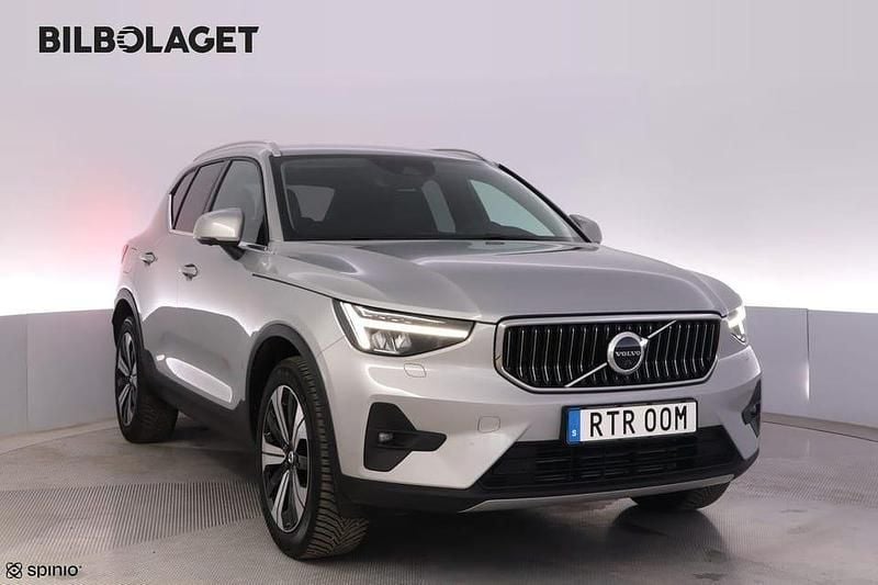 Silver Begagnad 2023 Volvo XC40 Plus SUV | 429 800 kr (Lite dyr) - Bild 1/4