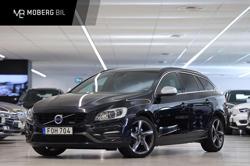 Svart Begagnad 2015 Volvo V60 R-Design Kombi | 199 900 kr (Dyr) - Bild 1/3