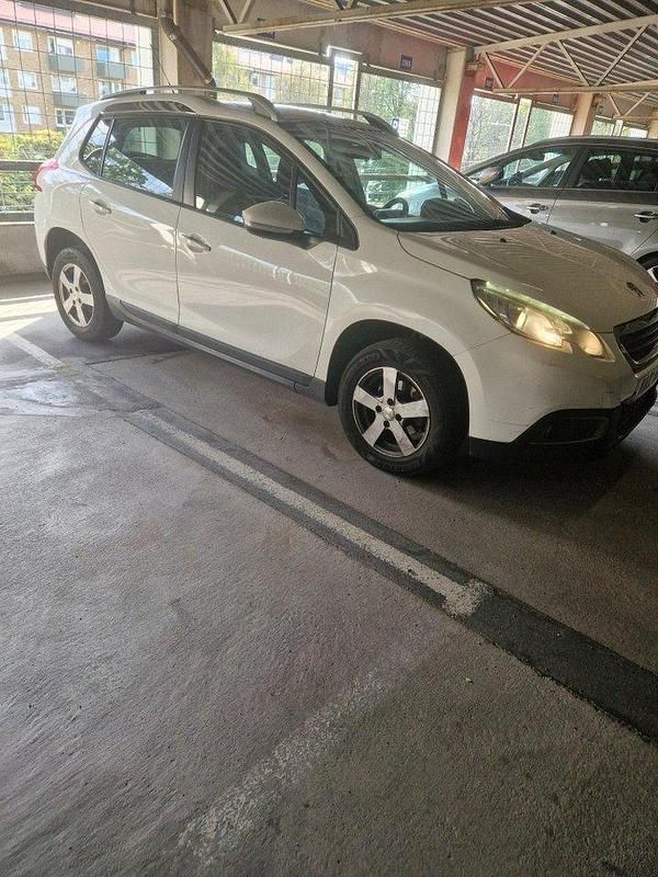 Vit Begagnad 2016 Peugeot 2008 SUV | 79 000 kr (Marknadspris) - Bild 1/4