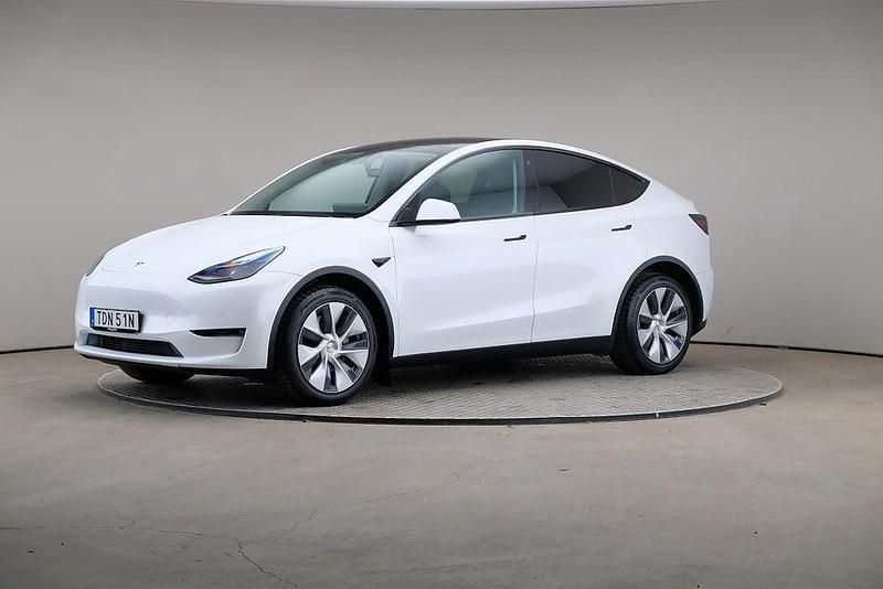 Vit Begagnad 2022 Tesla Model Y SUV | 365 000 kr (Marknadspris) - Bild 1/4