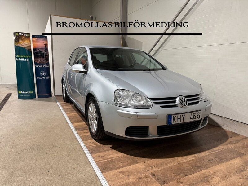 Silver Begagnad 2008 VW Golf Halvkombi | 39 900 kr (Marknadspris) - Bild 1/4