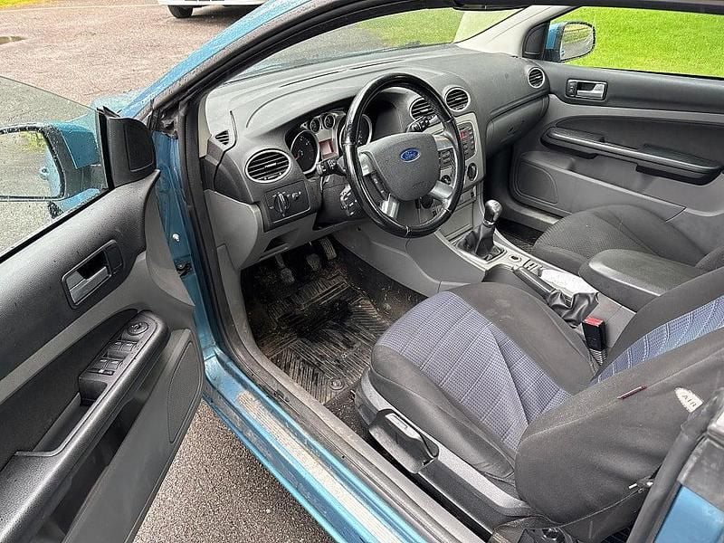 Begagnad Ford Focus Cabriolet Trend 101 HK (74 kW) 2010 Blå Cab