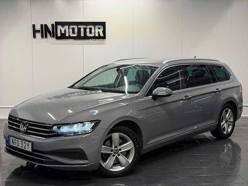 Grå Begagnad 2022 VW Passat Business Kombi | 244 900 kr - Bild 1/4